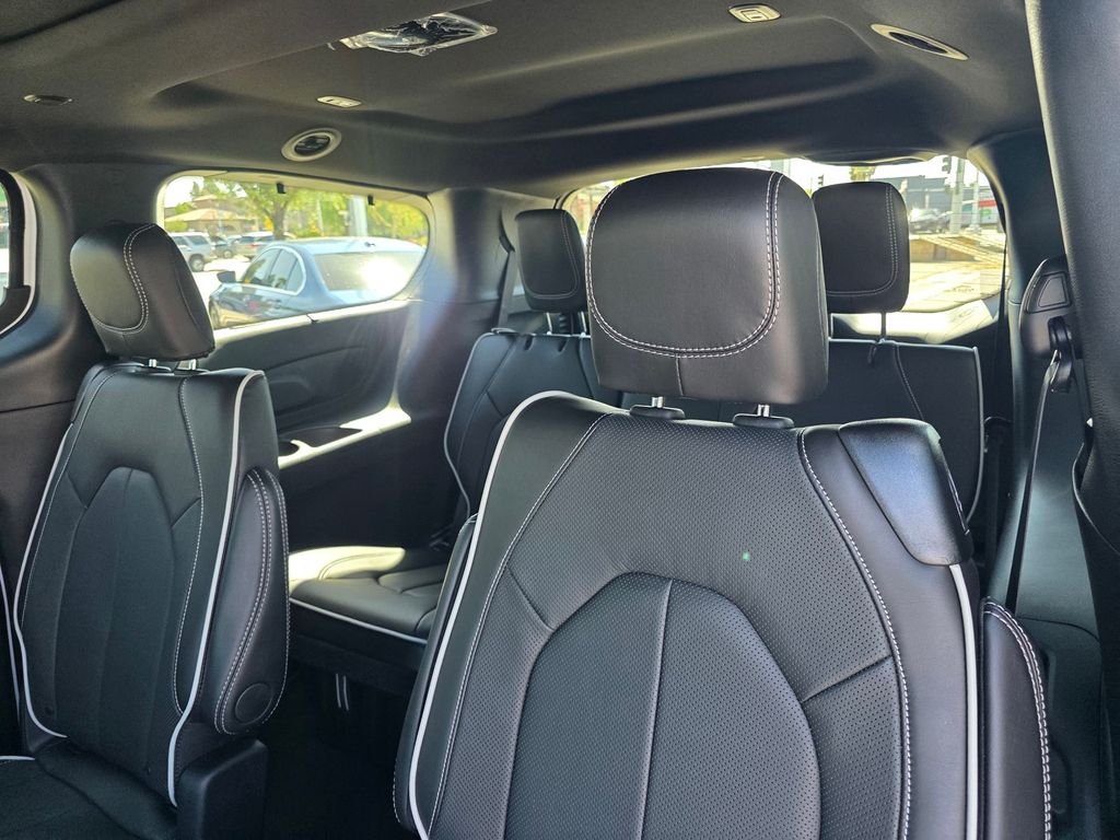 New 2027 Chrysler Pacifica Limited w/ Family Tech Group FWD image 9
