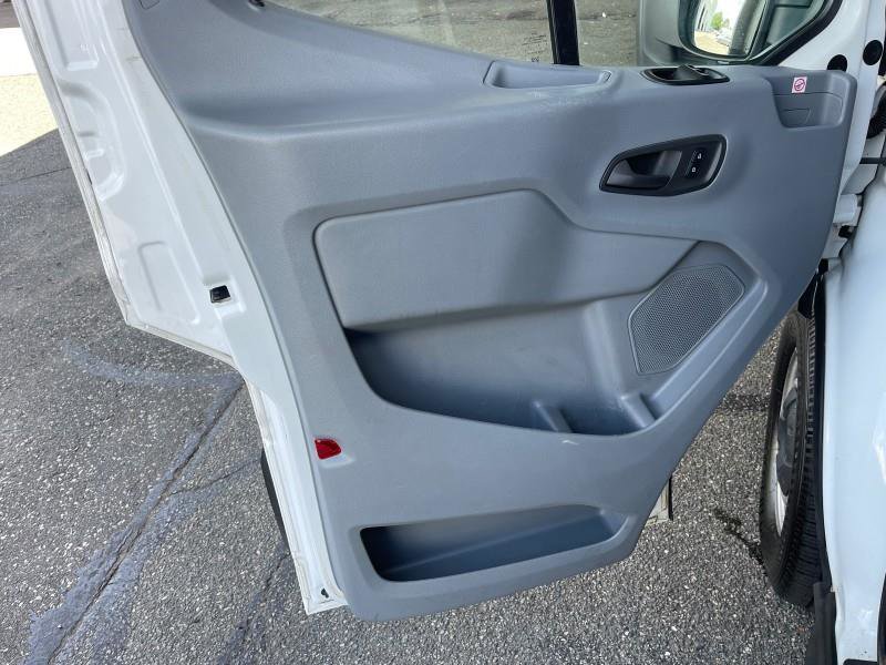 Used 2019 Ford Transit 250 130 Low Roof image 29