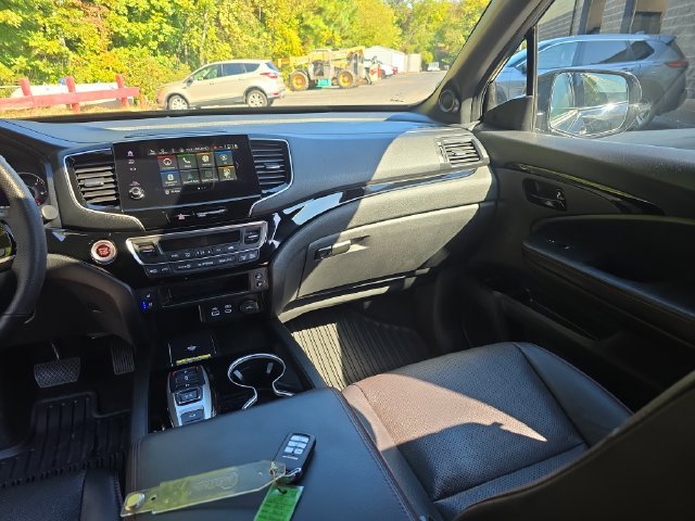 Used 2024 Honda Passport Black Edition image 31