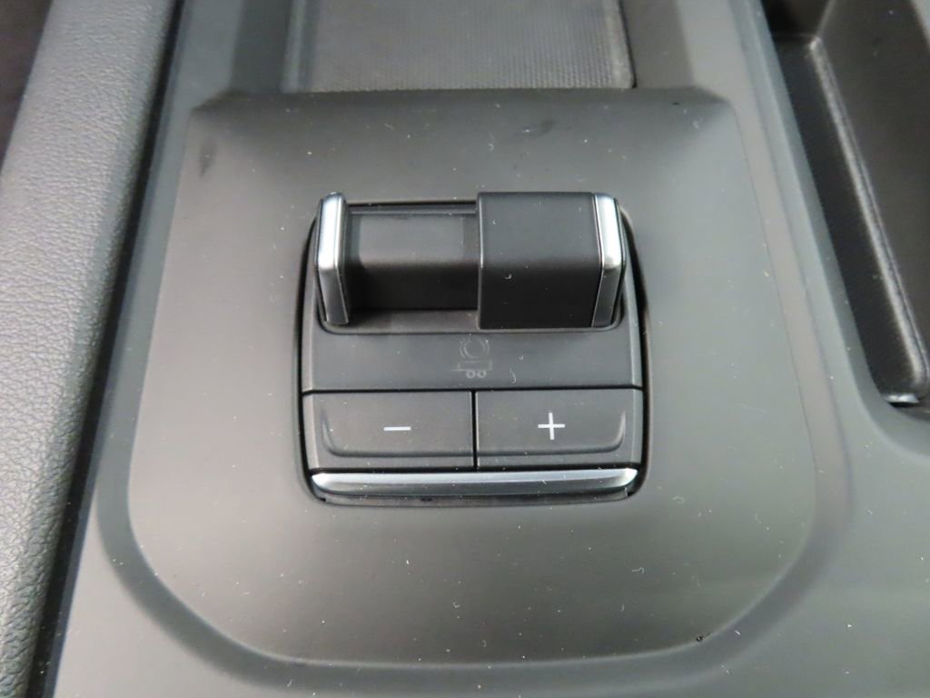 Used 2025 GMC Sierra 2500 AT4 image 53