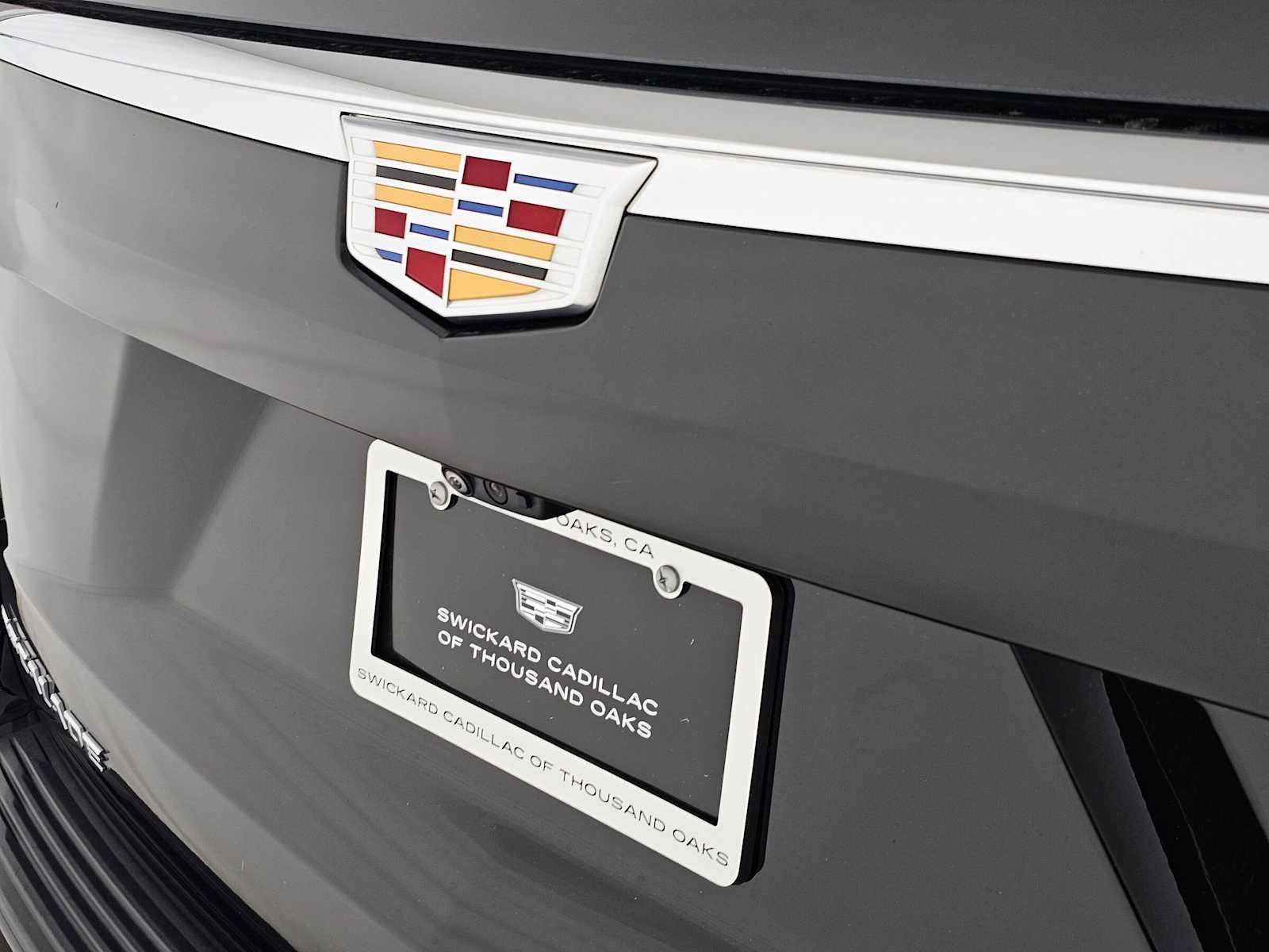 Used 2024 Cadillac Escalade ESV Premium Luxury Platinum AWD/4WD image 15