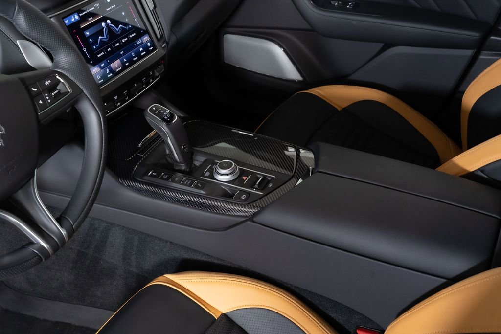 Used 2024 Maserati Levante Trofeo image 29