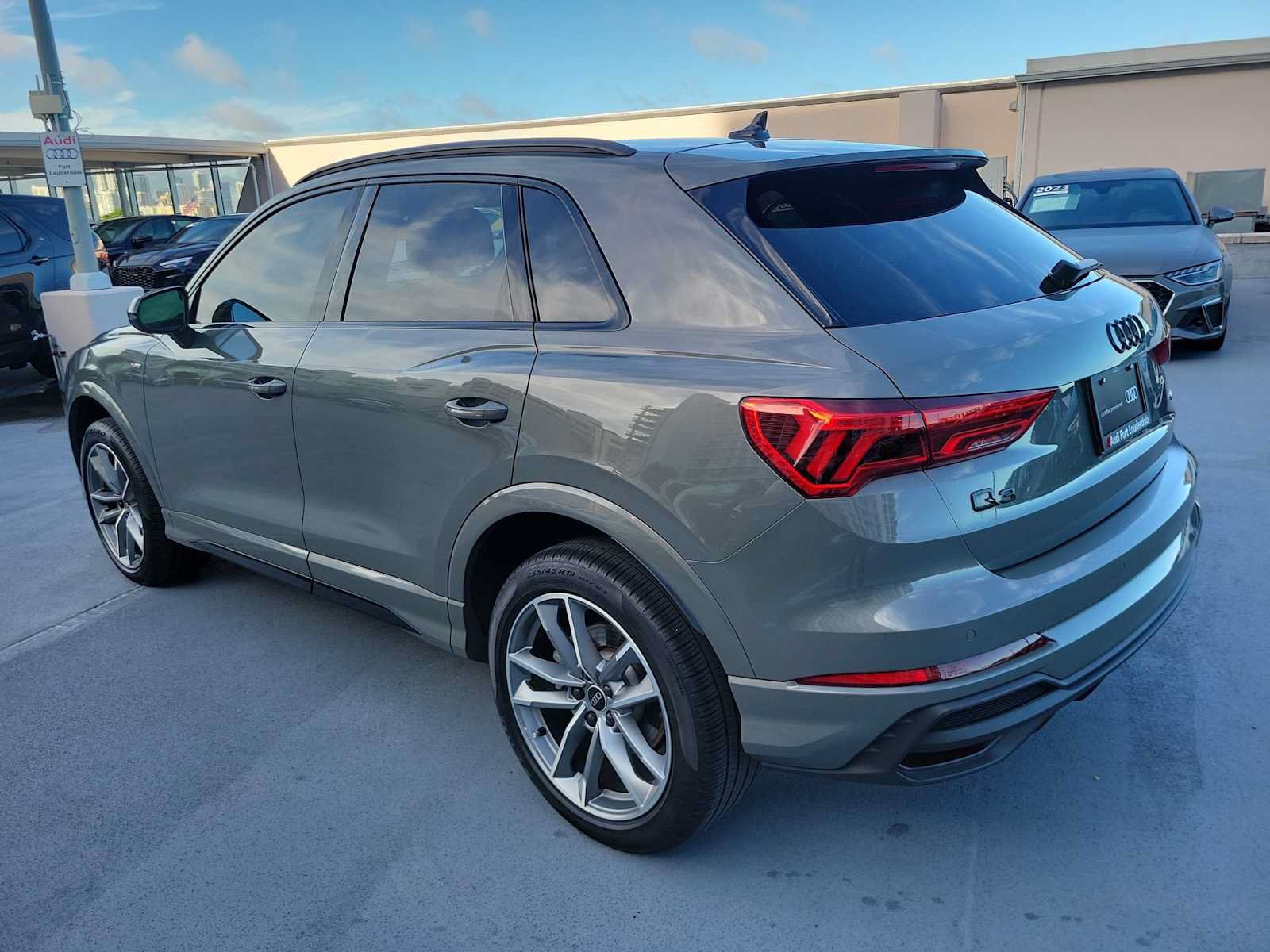 Certified 2024 Audi Q3 2.0T Premium AWD/4WD image 4