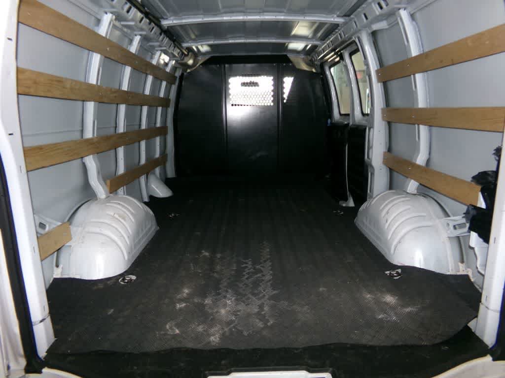 Used 2025 Chevrolet Express 2500 w/ Driver Convenience Package RWD image 4
