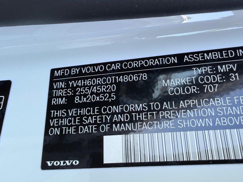 New 2026 Volvo XC60 T8 Plus w/ Climate Package AWD/4WD image 18