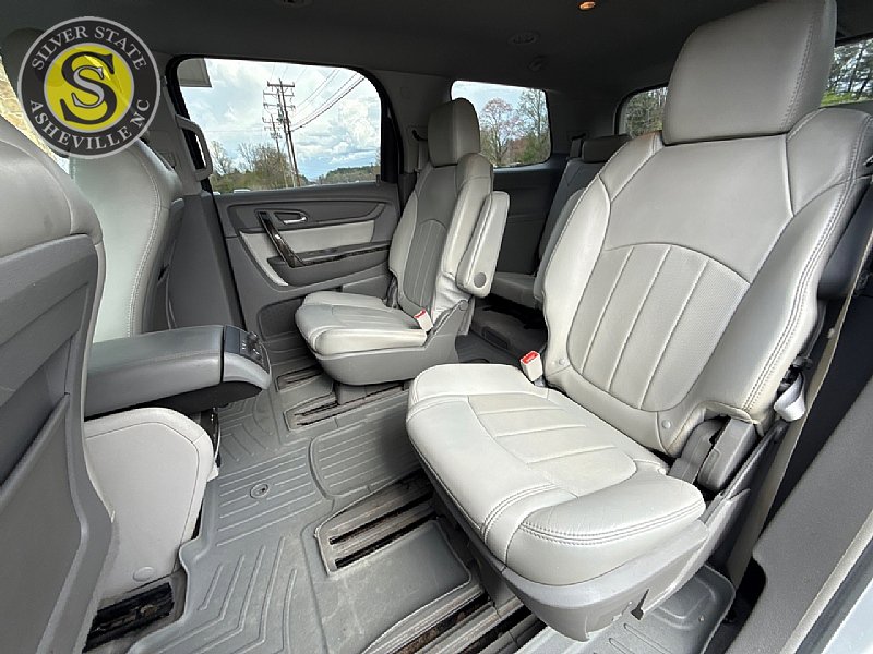 Used 2014 GMC Acadia SLT w/ Technology Package FWD image 14