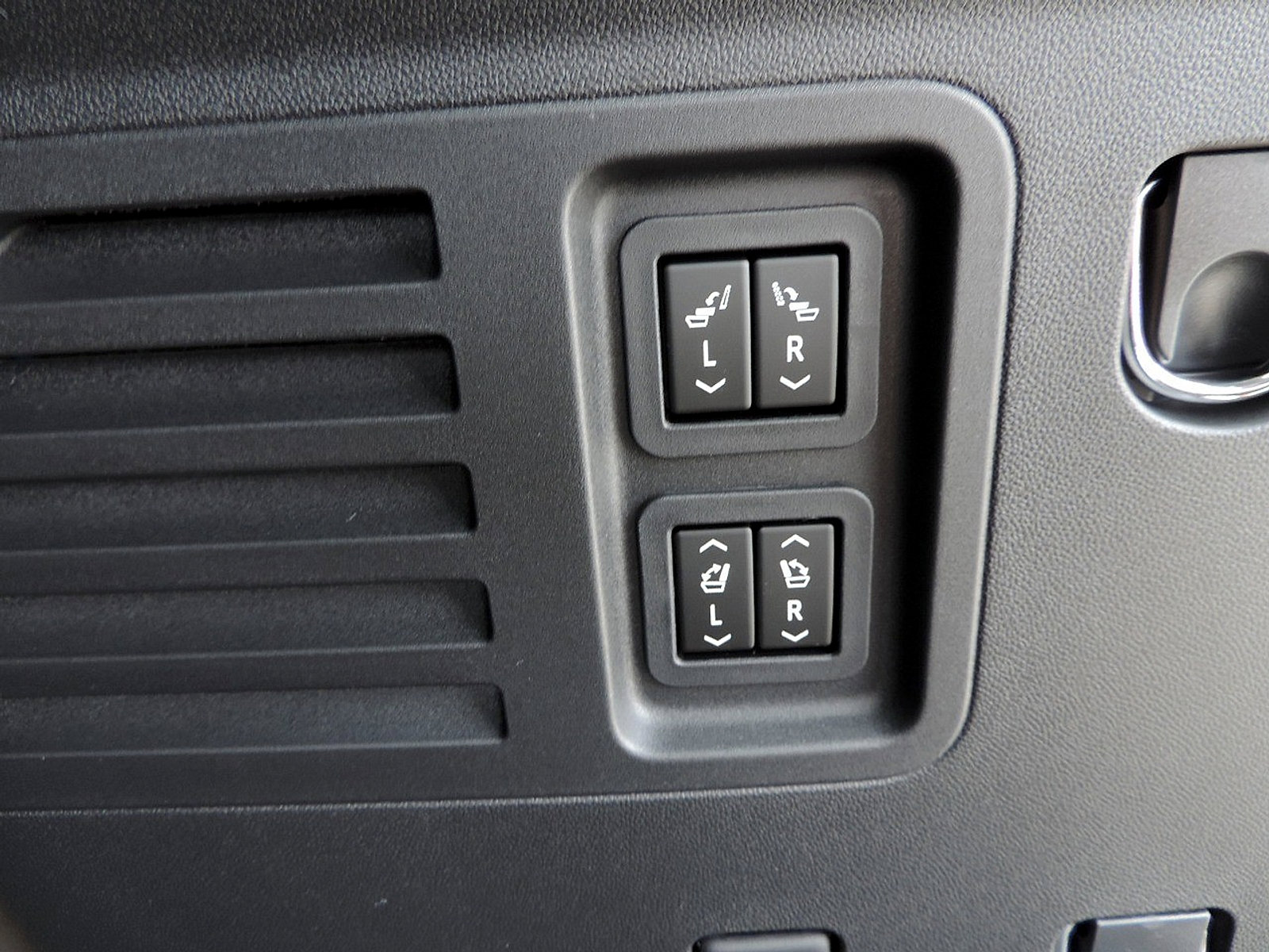 New 2026 Buick Enclave Sport Touring w/ Super Cruise Package image 13