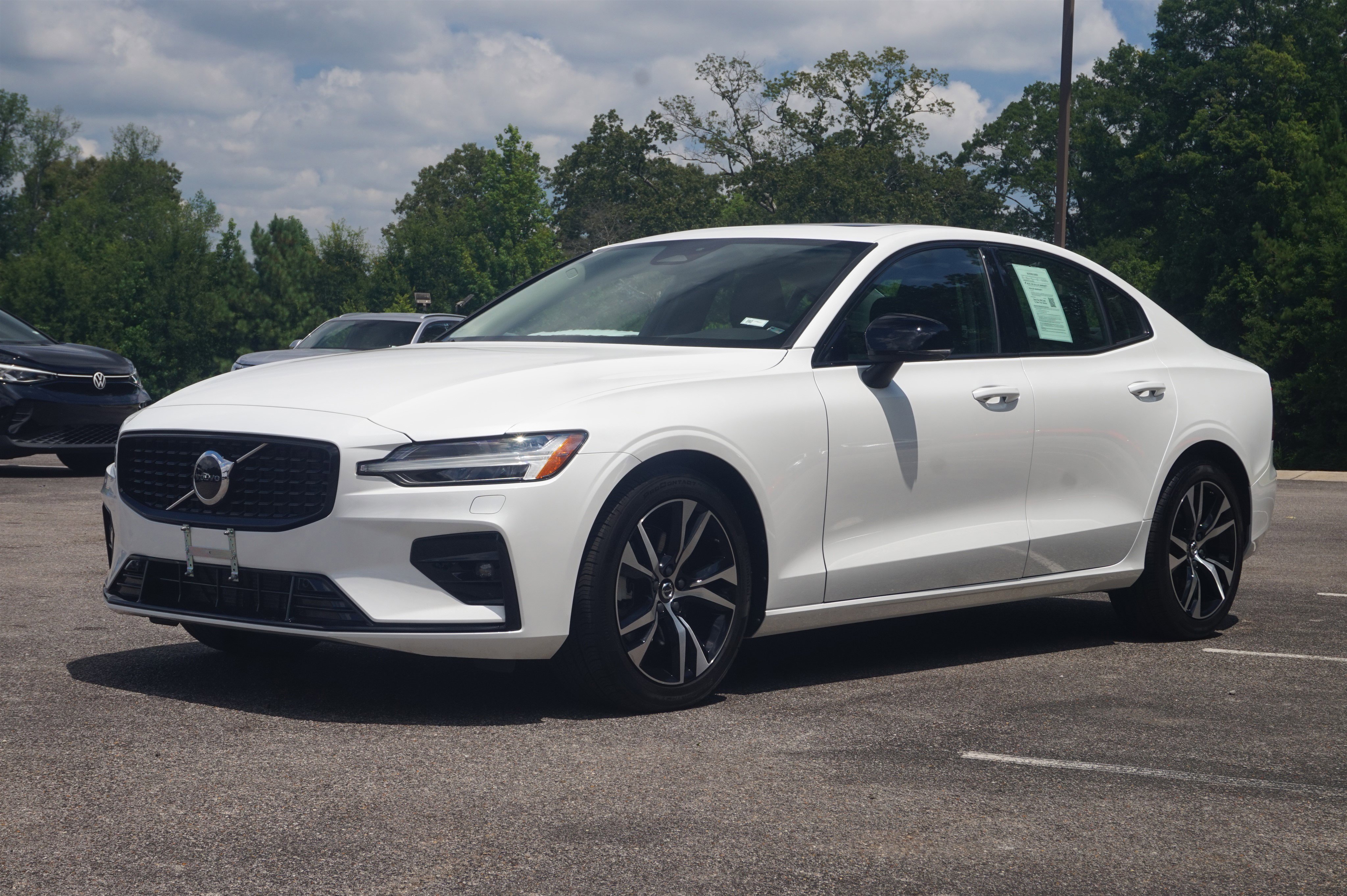 Used 2025 Volvo S60 B5 Core image 5