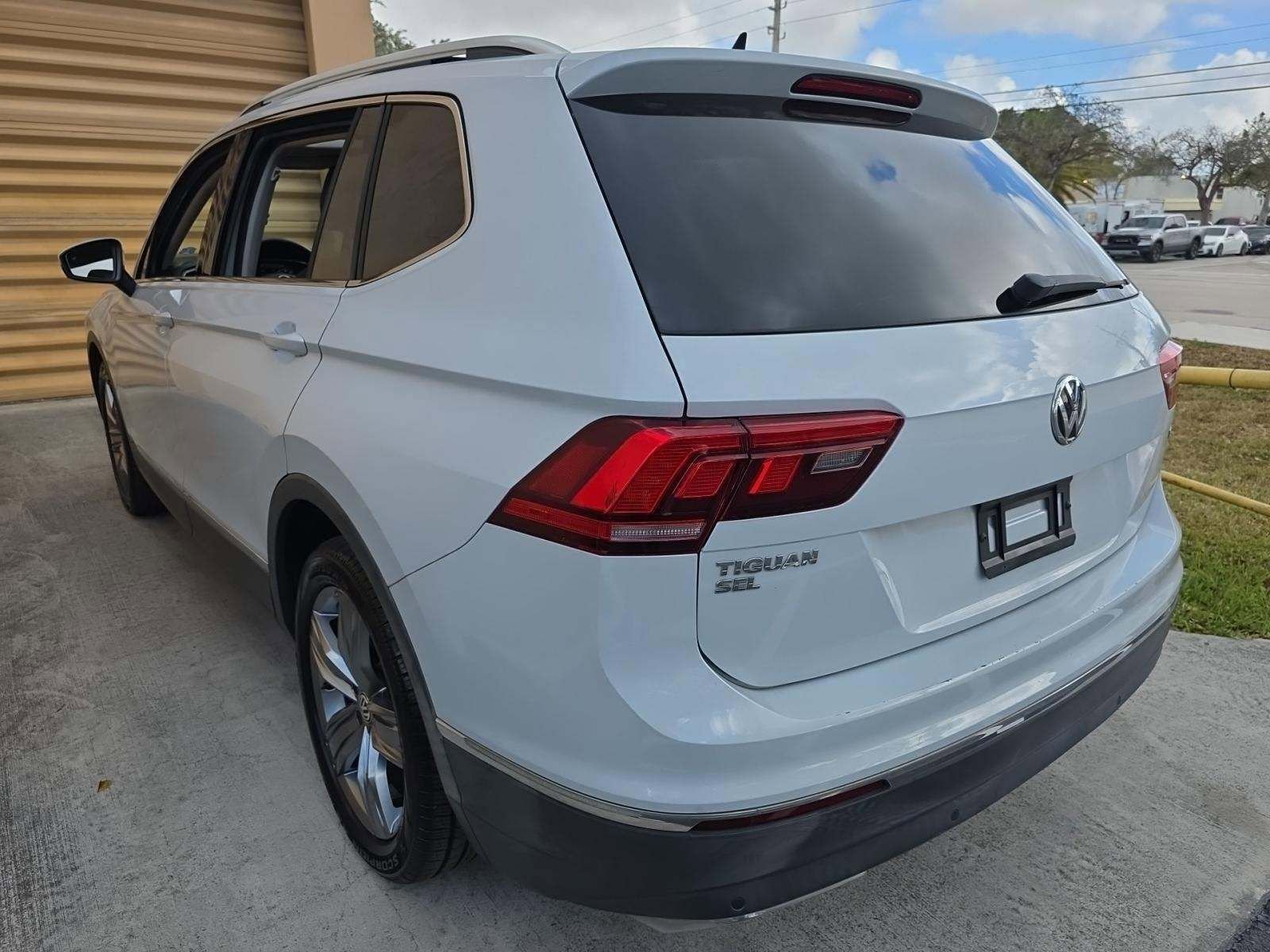 Used 2018 Volkswagen Tiguan SEL Premium image 3