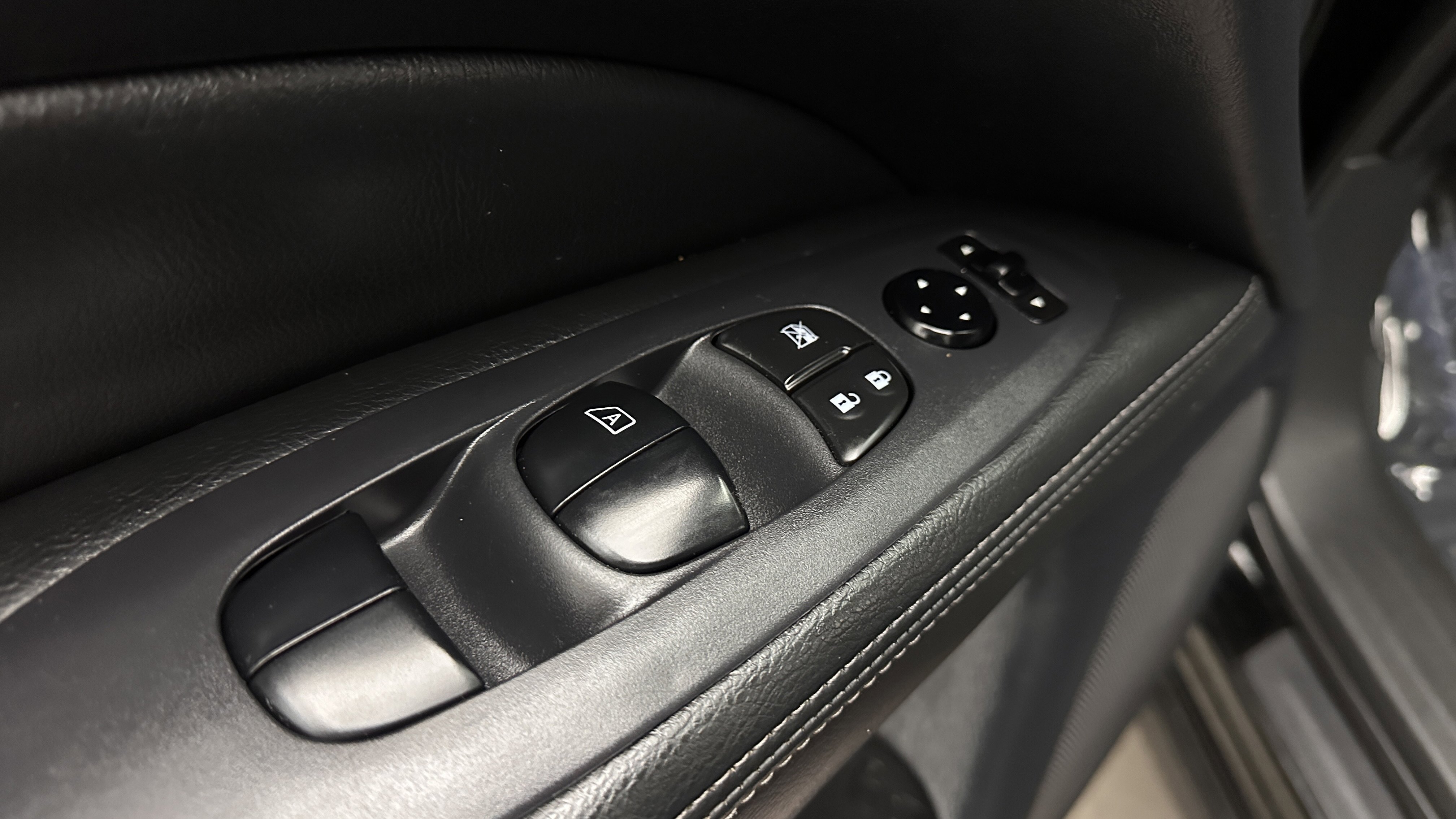 Used 2020 Nissan Pathfinder S FWD image 13