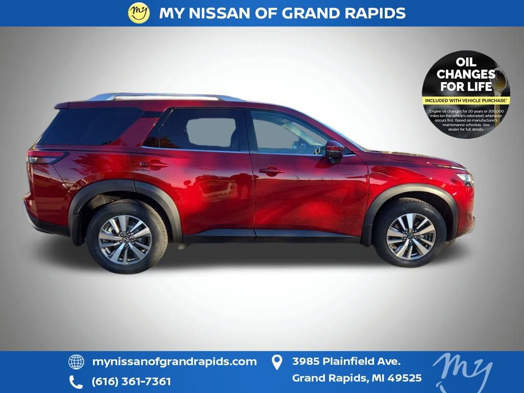 Used 2023 Nissan Pathfinder SL image 18