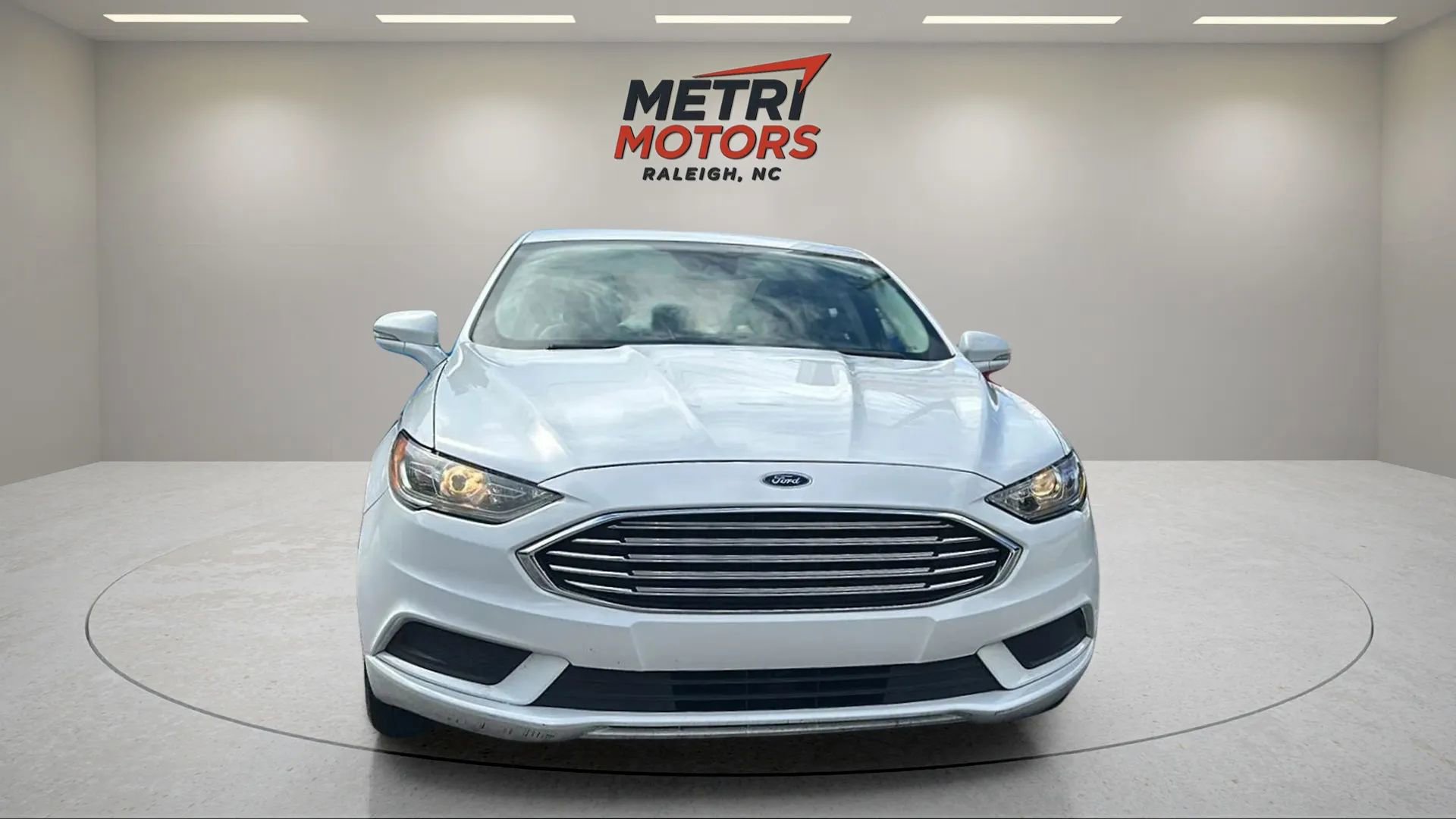 Used 2017 Ford Fusion SE FWD image 8