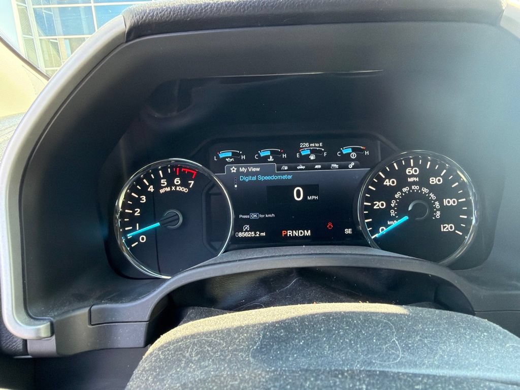Used 2019 Ford F150 Lariat w/ Equipment Group 502A Luxury AWD/4WD image 12