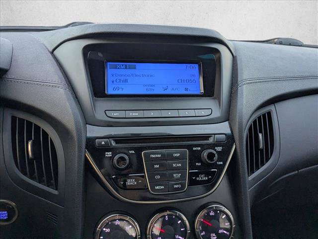 Used 2014 Hyundai Genesis 2.0T image 9