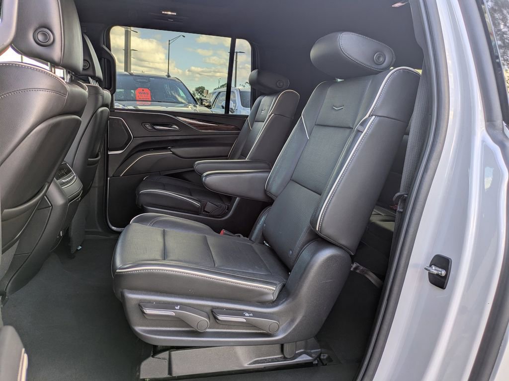 Used 2021 Cadillac Escalade ESV Premium Luxury w/ LPO, Radiant Package image 16