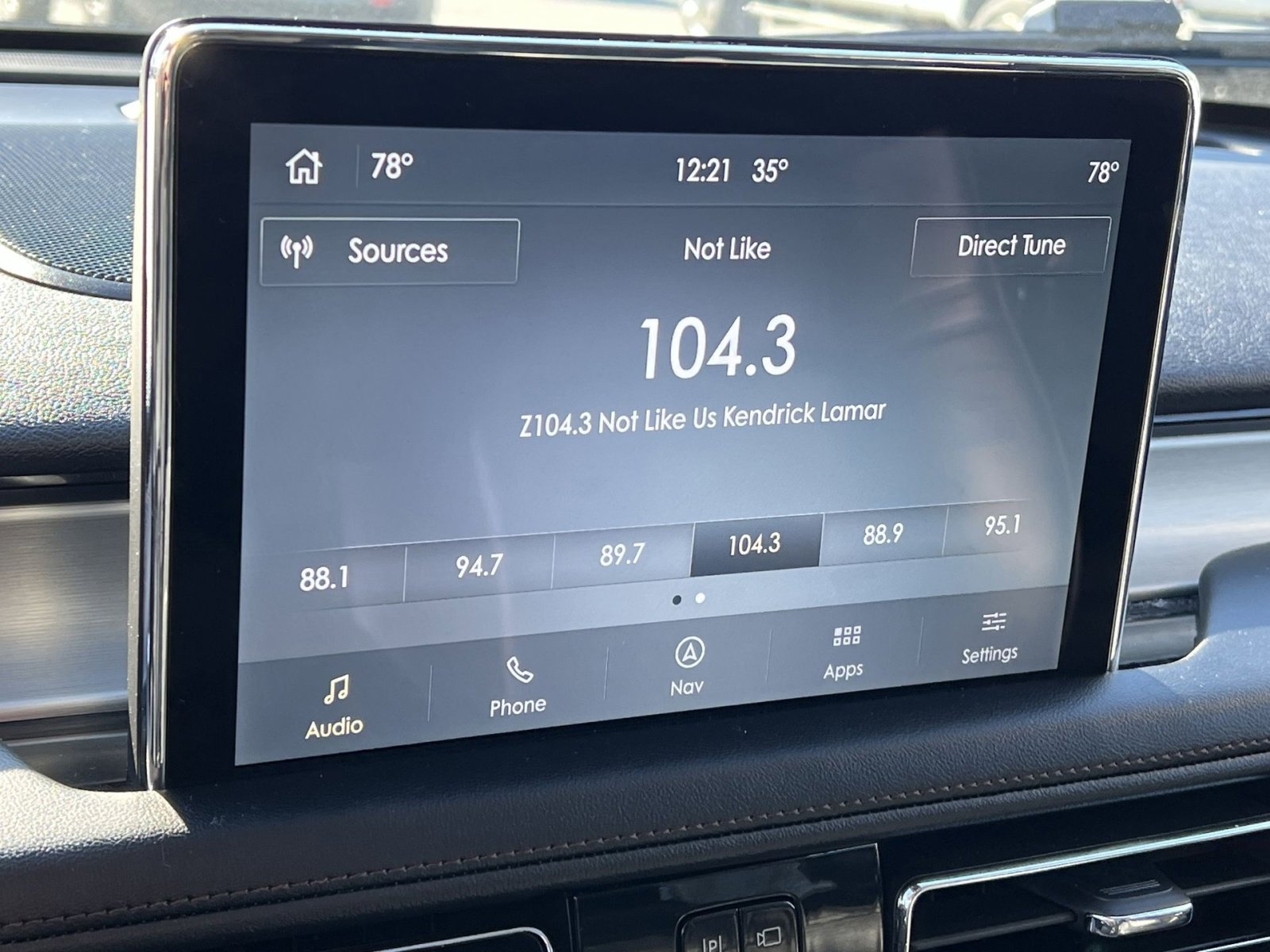 Used 2024 Lincoln Aviator Premiere w/ Premium Package image 17