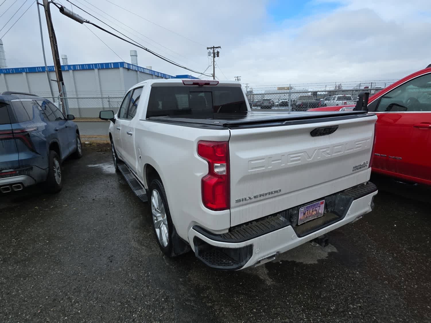 Used 2023 Chevrolet Silverado 1500 High Country w/ High Country Premium Package AWD/4WD image 3