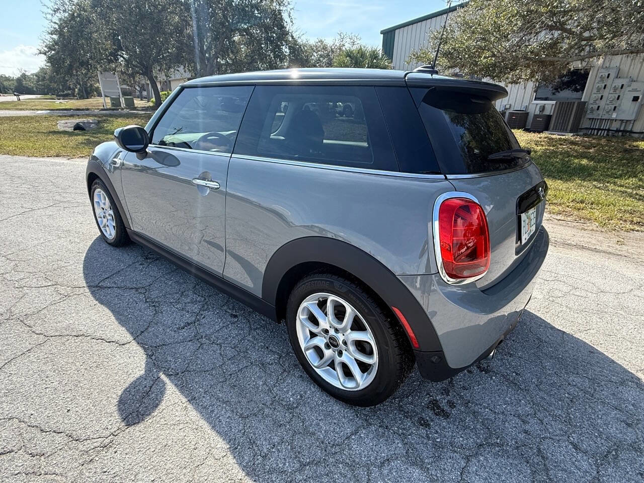 Used 2020 MINI Cooper 2-Door Hardtop image 11