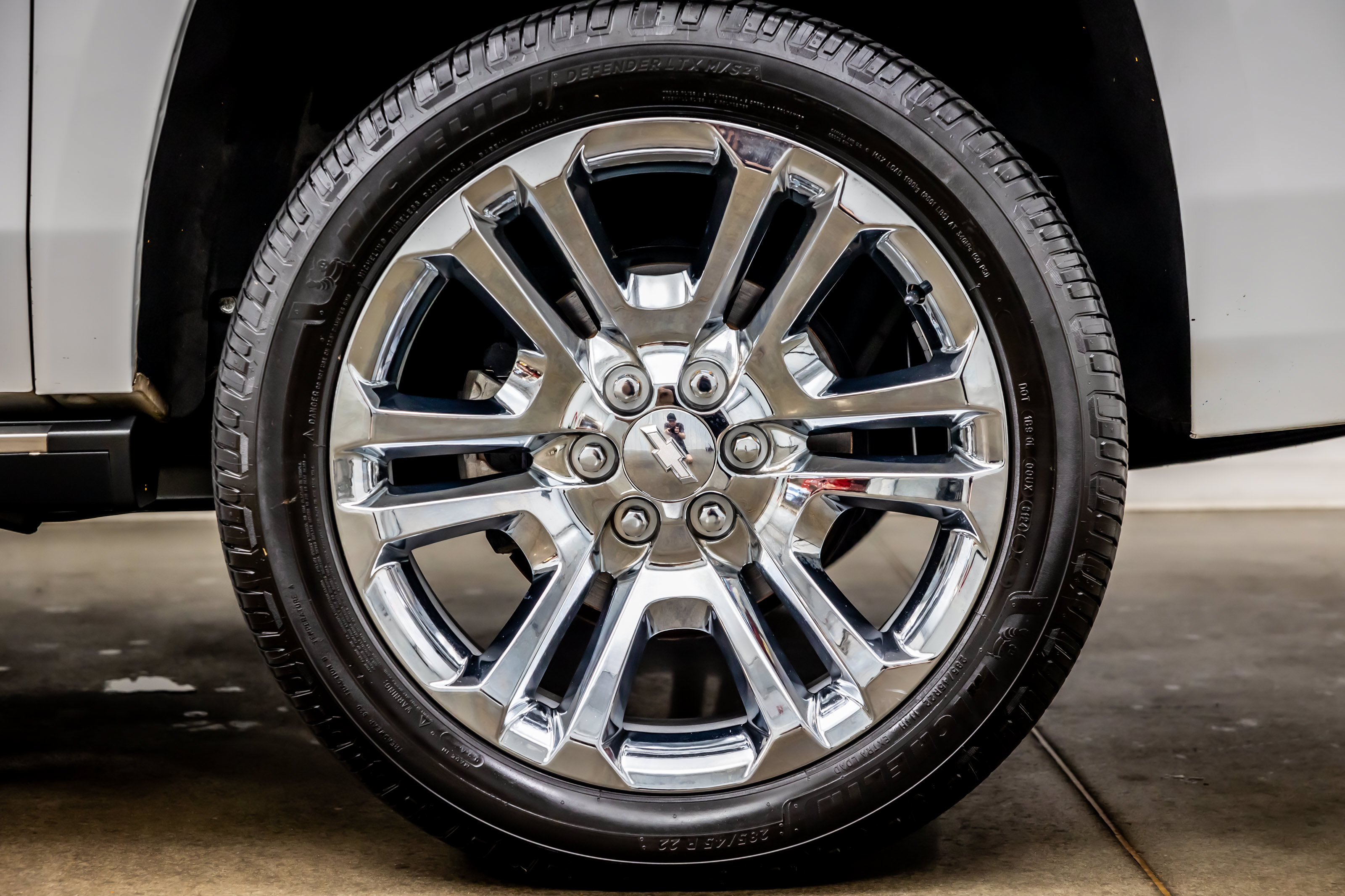 Used 2020 Chevrolet Suburban Premier w/ Premier Plus Edition RWD image 37
