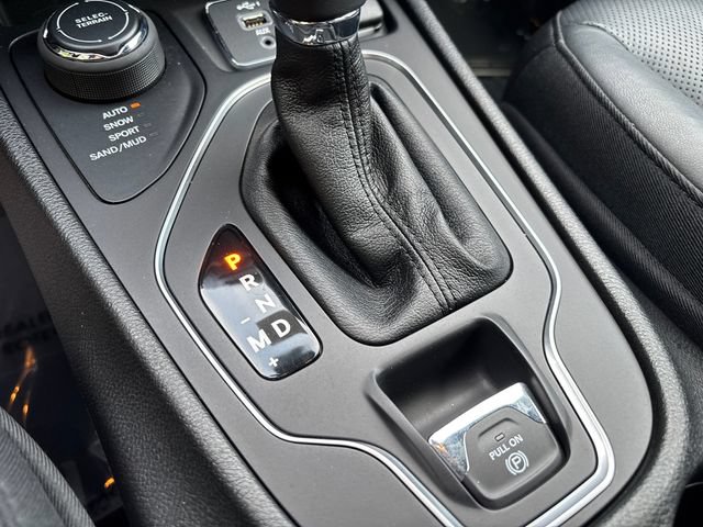 Used 2021 Jeep Cherokee Latitude Lux AWD/4WD image 14
