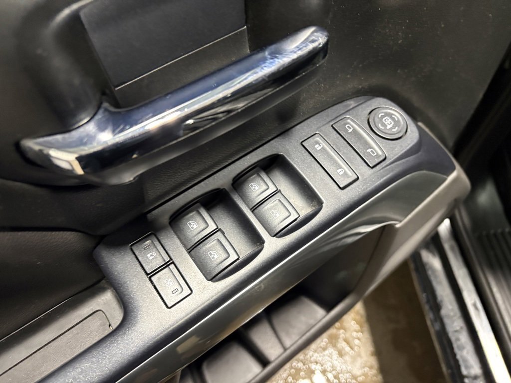 Used 2018 Chevrolet Silverado 1500 LT w/ LT Eassist Package image 22