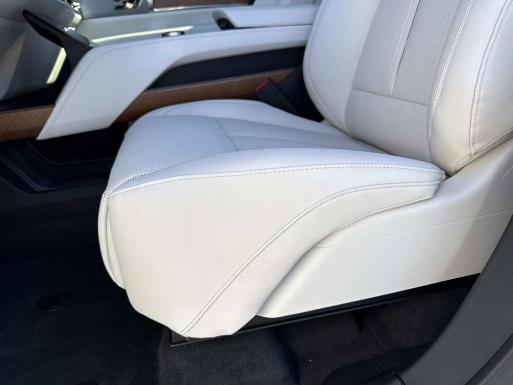 New 2026 Cadillac Vistiq Luxury image 21