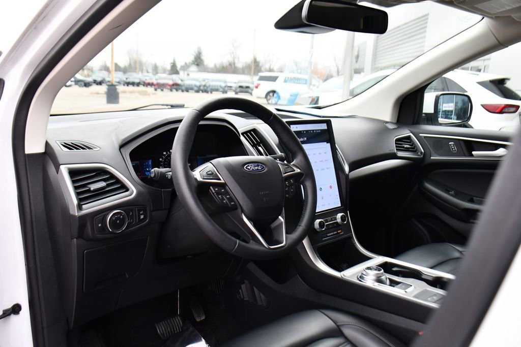 Used 2024 Ford Edge SEL w/ Convenience Package image 11
