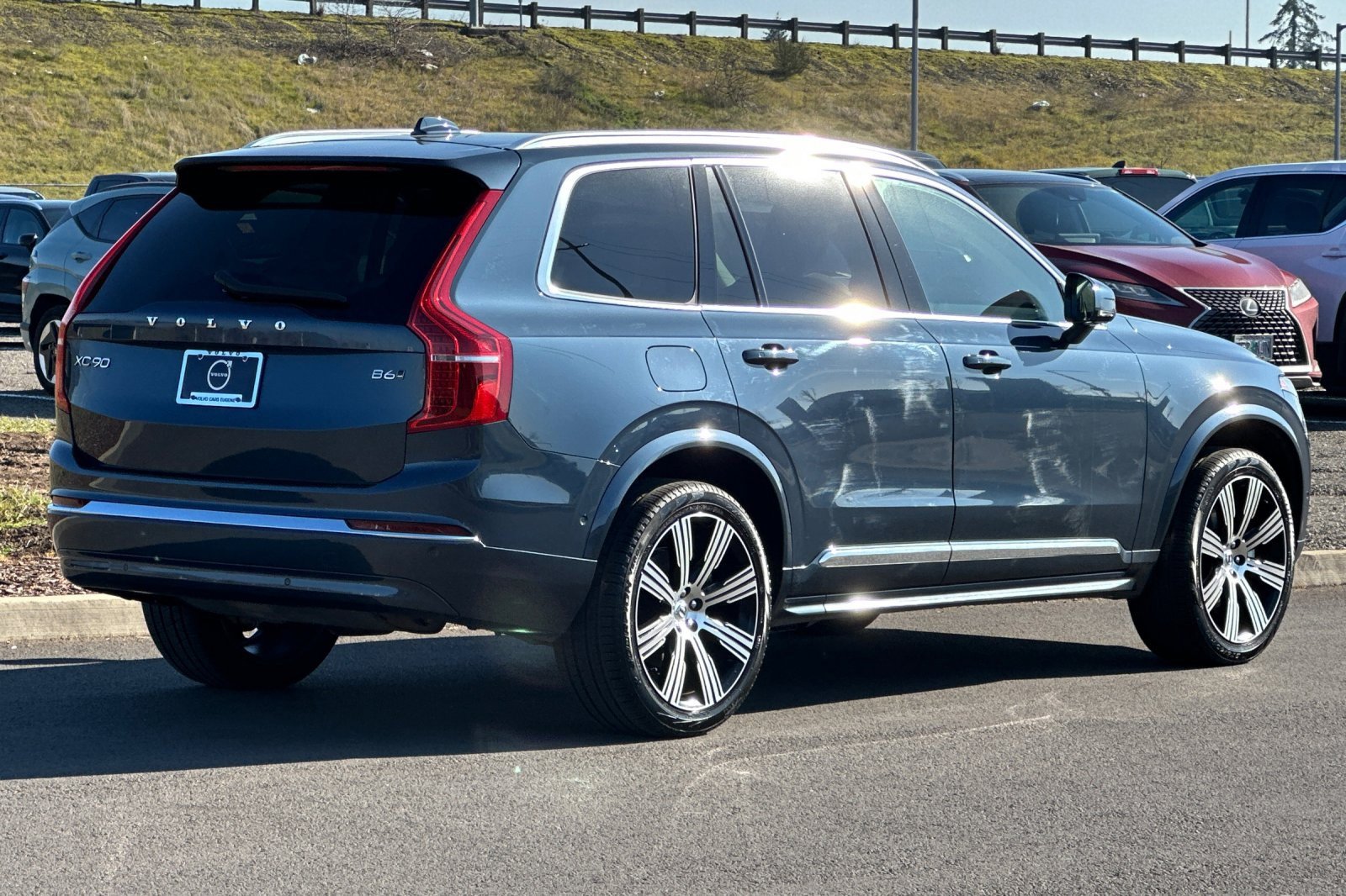 Used 2025 Volvo XC90 B6 Ultra image 3