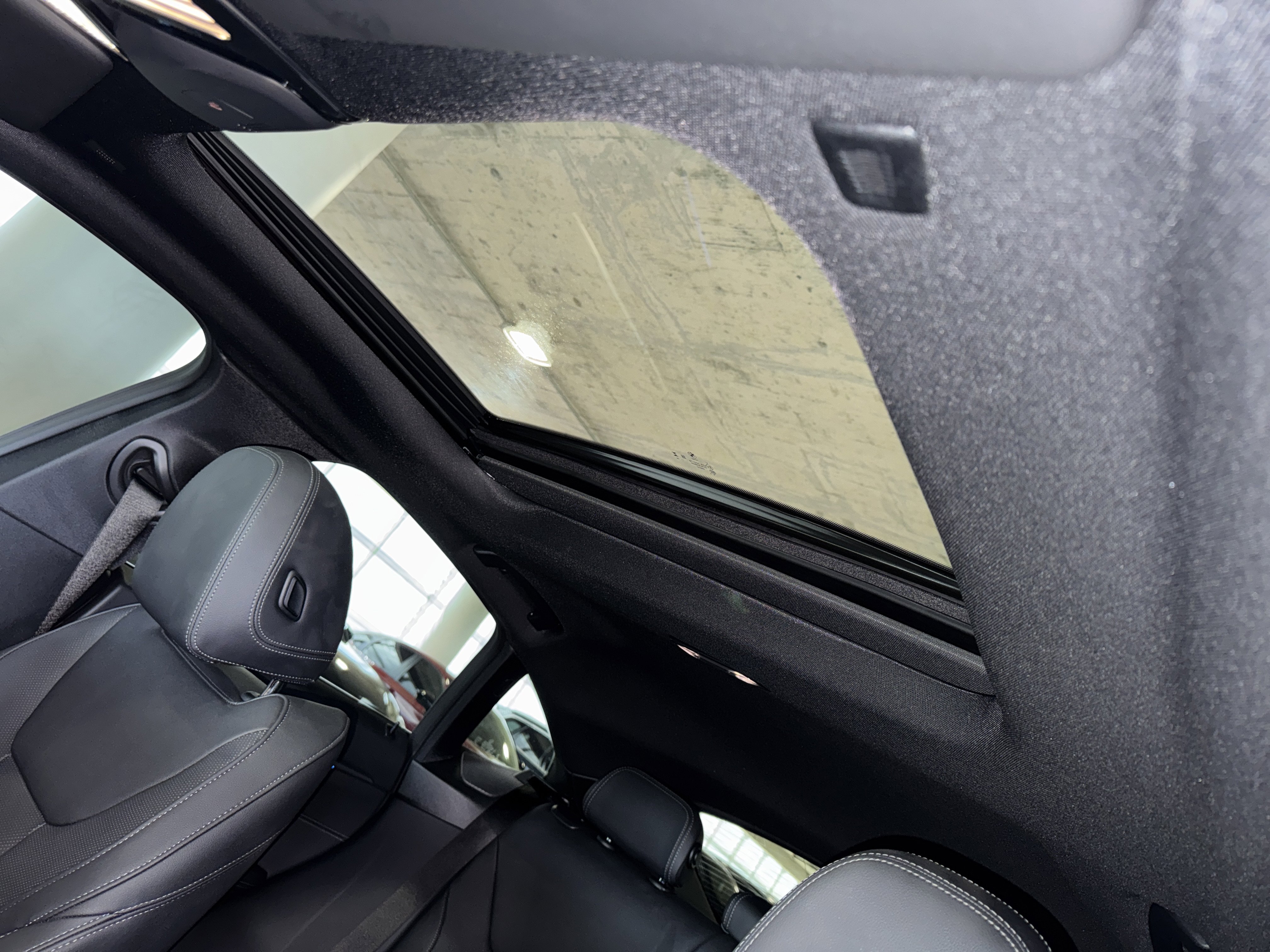 Used 2025 BMW i4 eDrive40 w/ Premium Package image 32