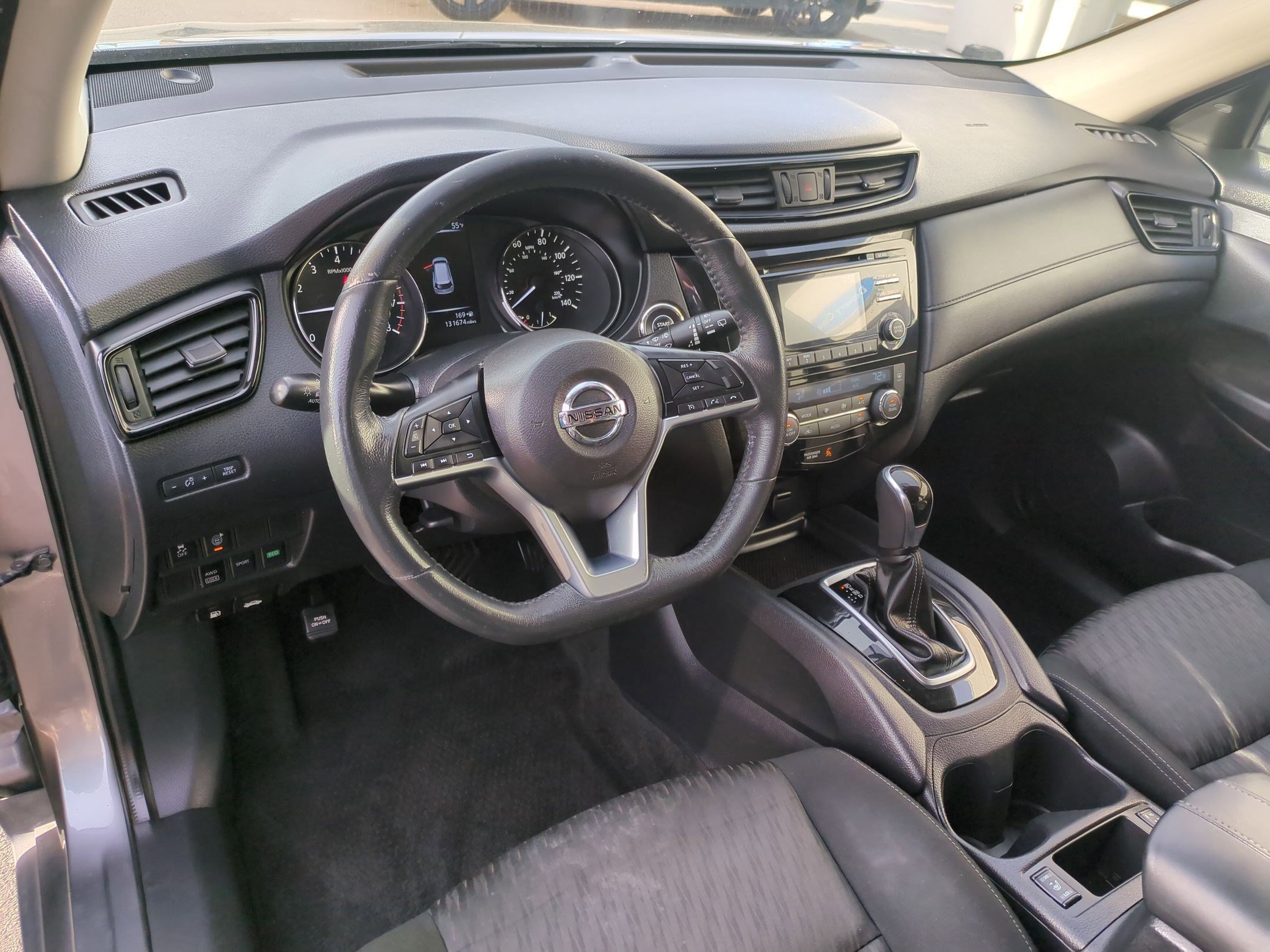 Used 2017 Nissan Rogue SV image 16