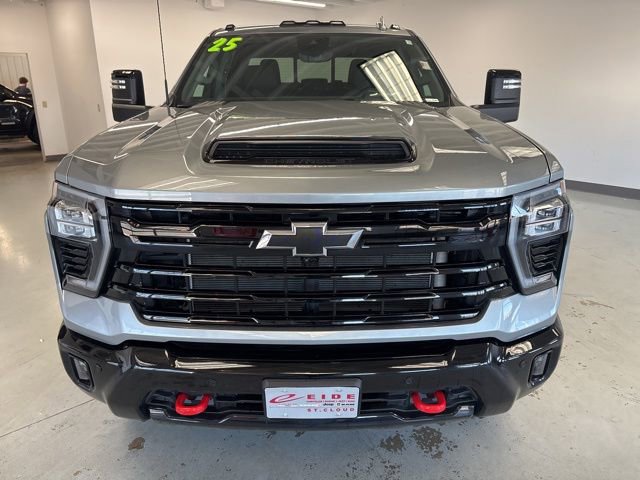Used 2025 Chevrolet Silverado 3500 LTZ w/ LTZ Plus Package image 3