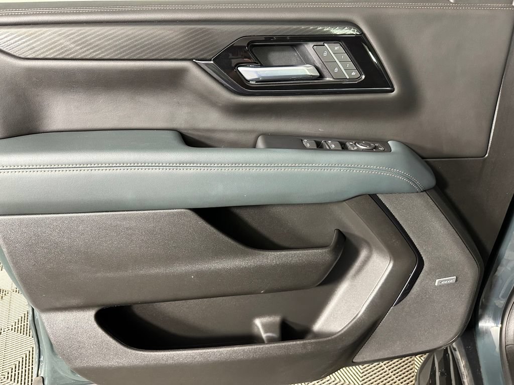Used 2026 GMC Yukon AT4 w/ LPO, Floor Liner Package AWD/4WD image 26