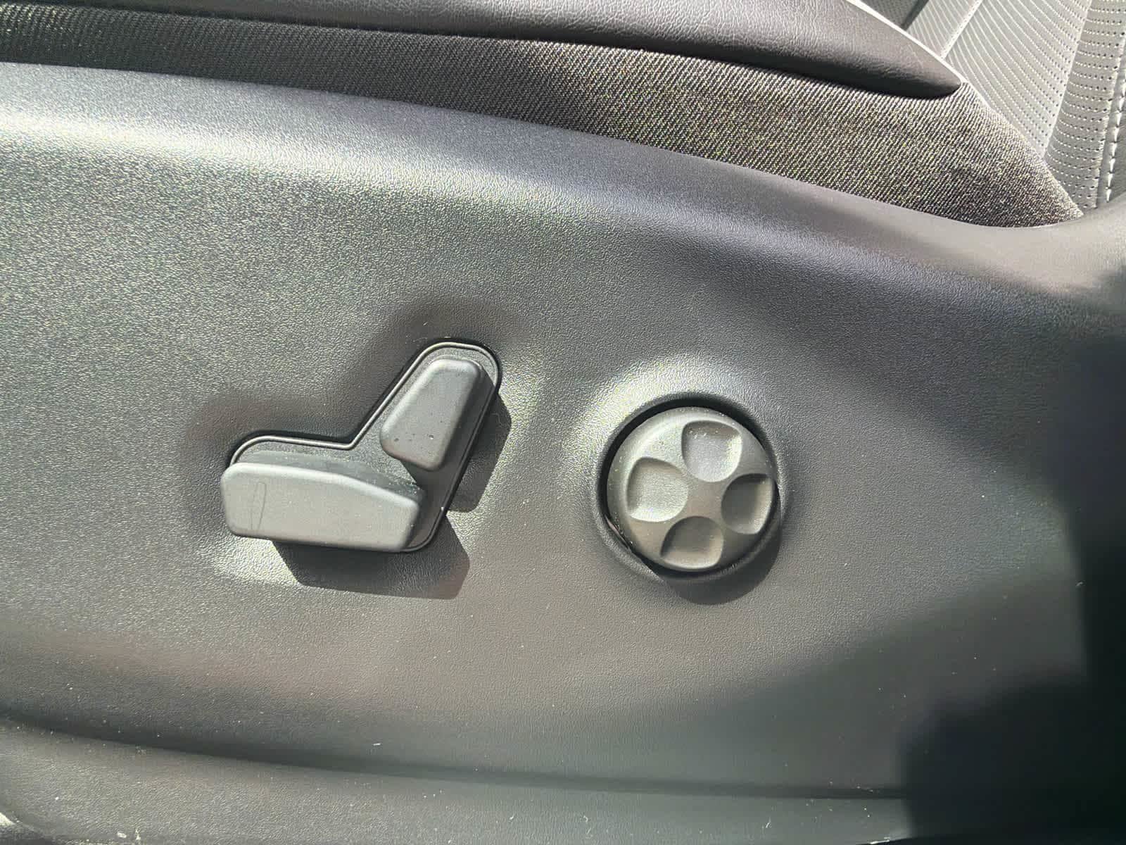 New 2027 Chrysler Pacifica Select FWD image 20
