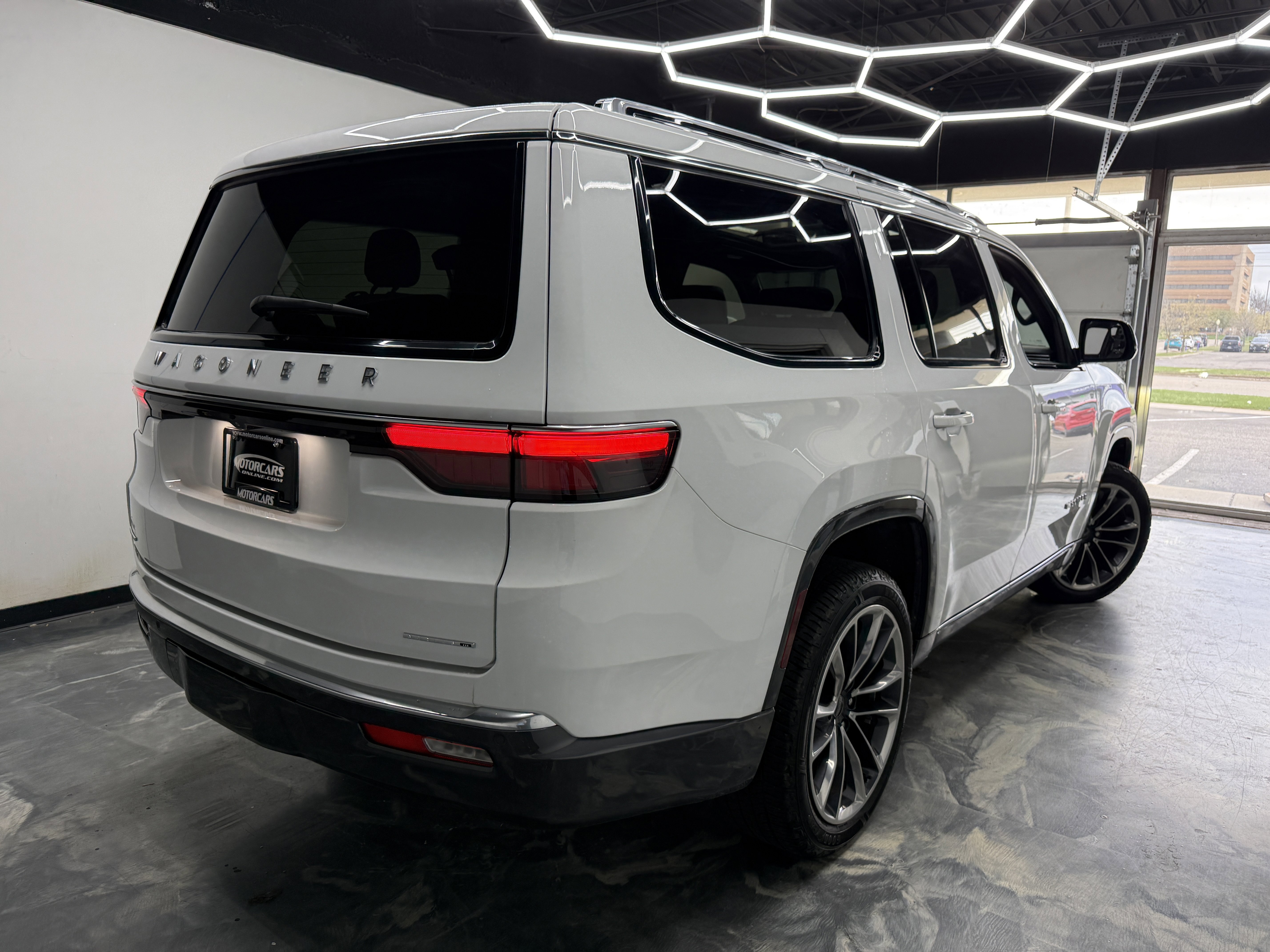 Used 2022 Jeep Wagoneer Series III w/ Premium Group I image 5