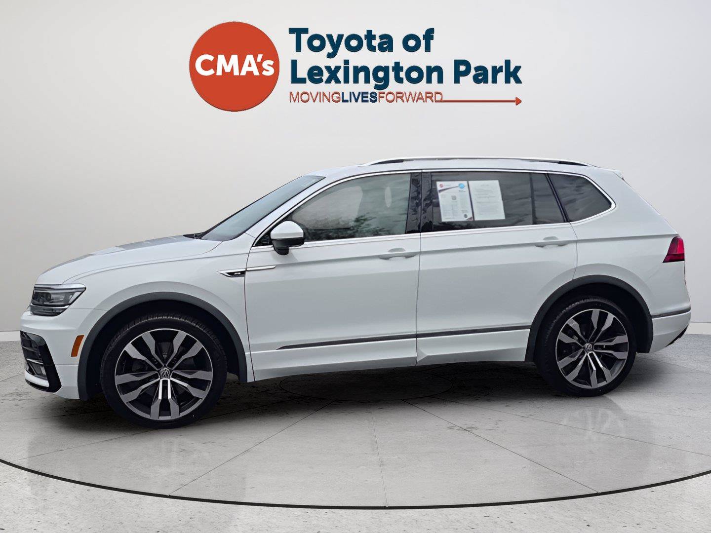 Used 2020 Volkswagen Tiguan SEL Premium R-Line w/ 3rd Row Seat Package AWD/4WD image 2