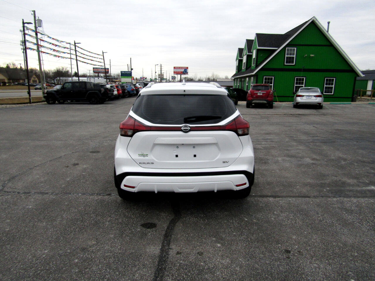 Used 2022 Nissan Kicks SV image 6