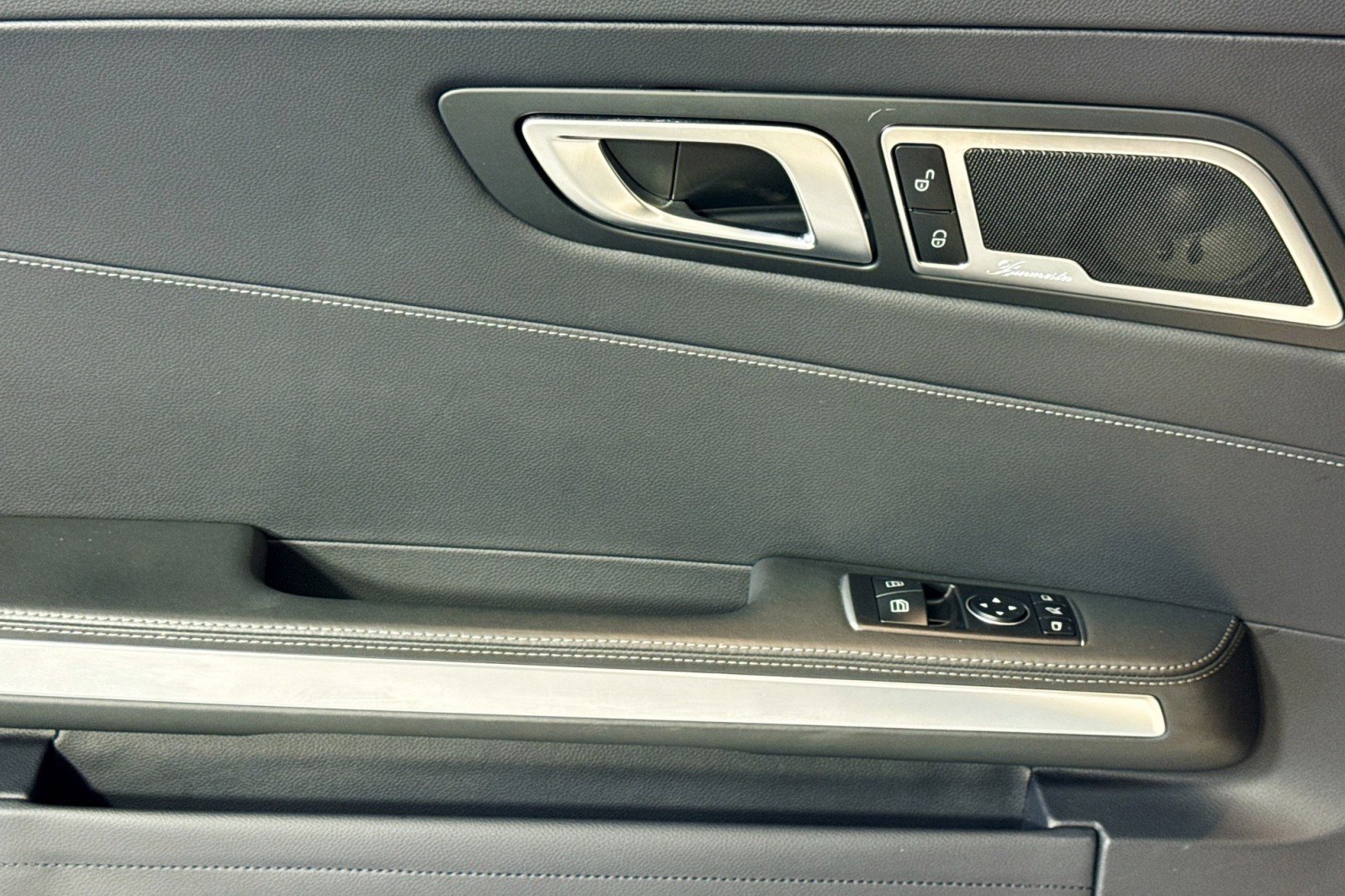 Used 2019 Mercedes-Benz AMG GT Roadster image 17