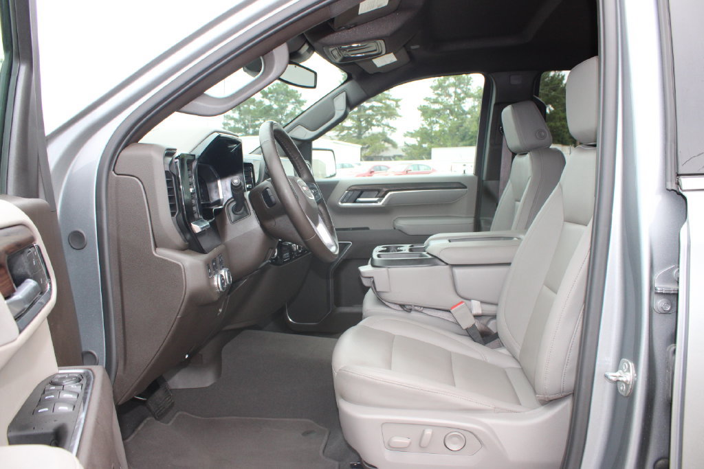 Used 2025 GMC Sierra 1500 SLT AWD/4WD image 10