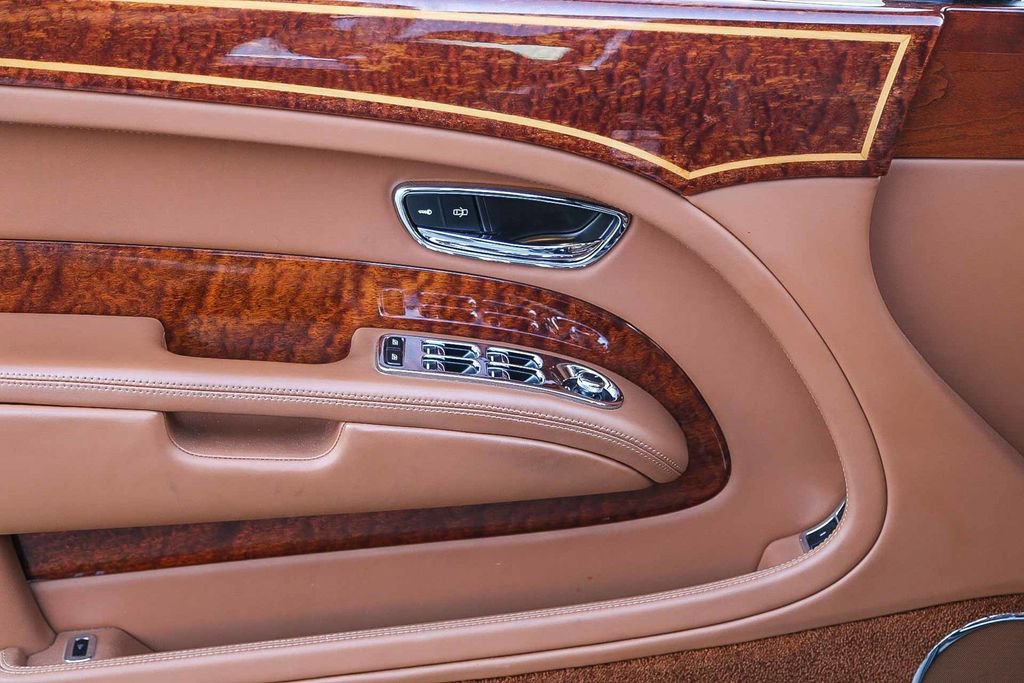 Used 2014 Bentley Mulsanne RWD image 23