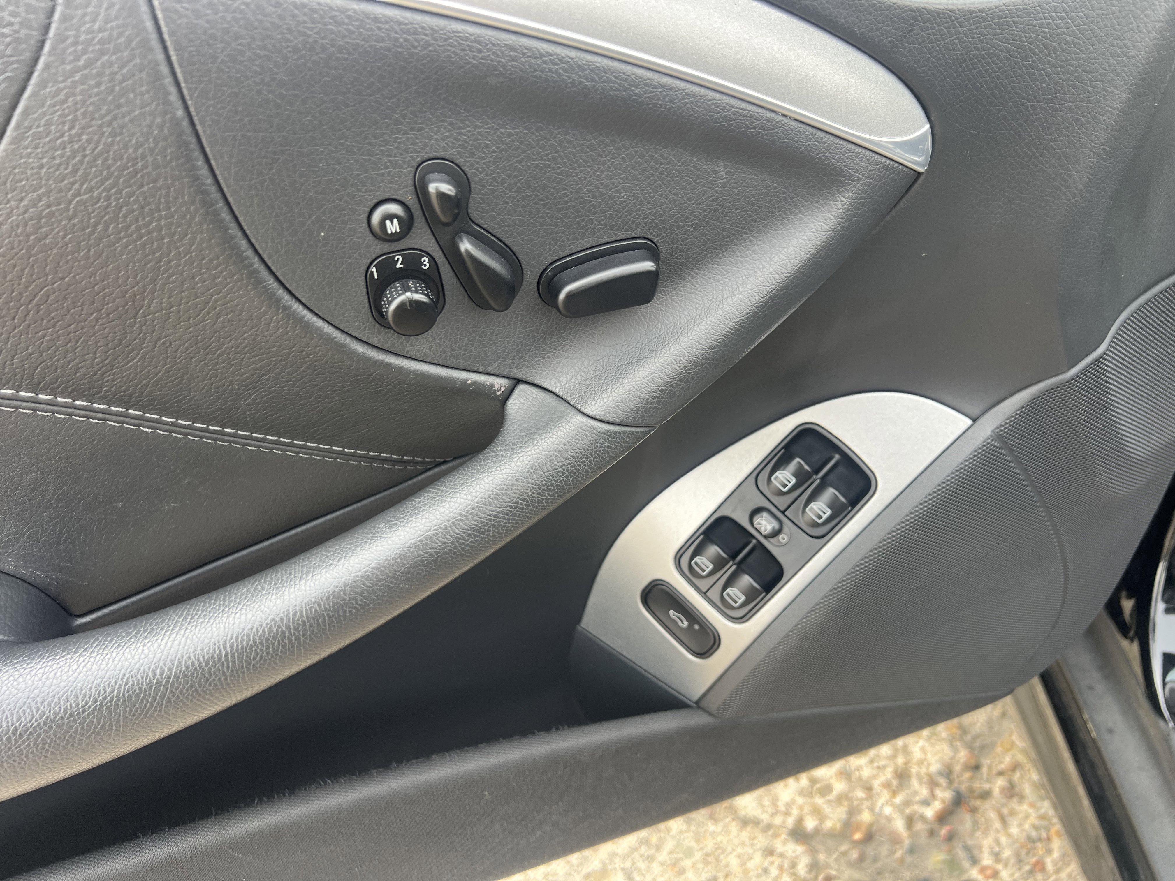 Used 2005 Mercedes-Benz CLK 55 AMG Cabriolet image 23