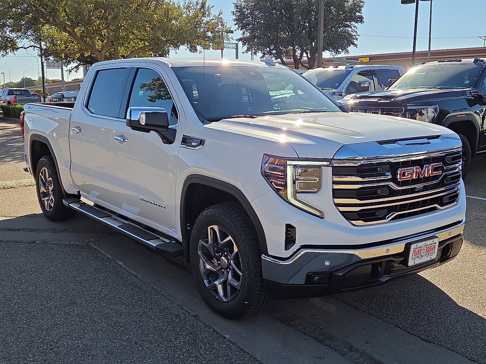 New 2026 GMC Sierra 1500 SLT image 5