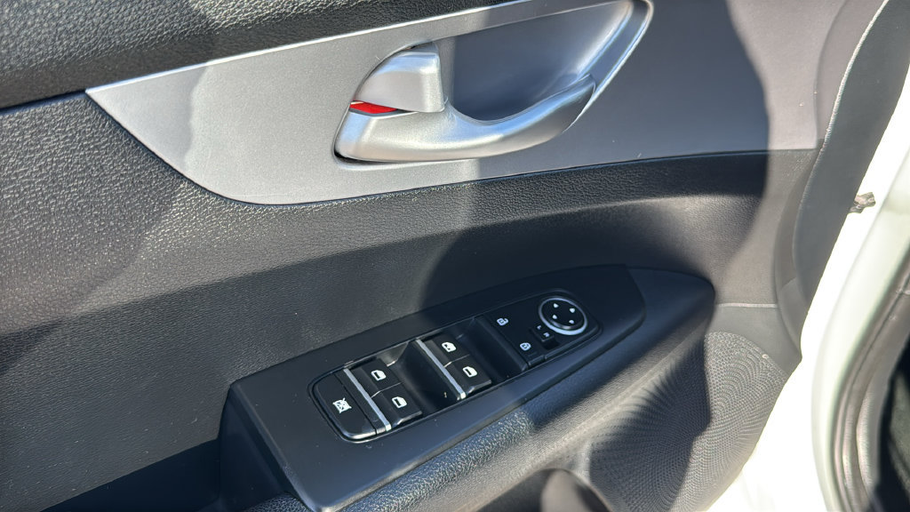 Used 2023 Kia Forte LXS FWD image 25