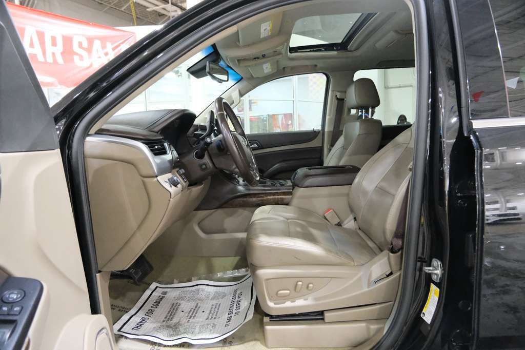Used 2018 Chevrolet Suburban LT RWD image 17