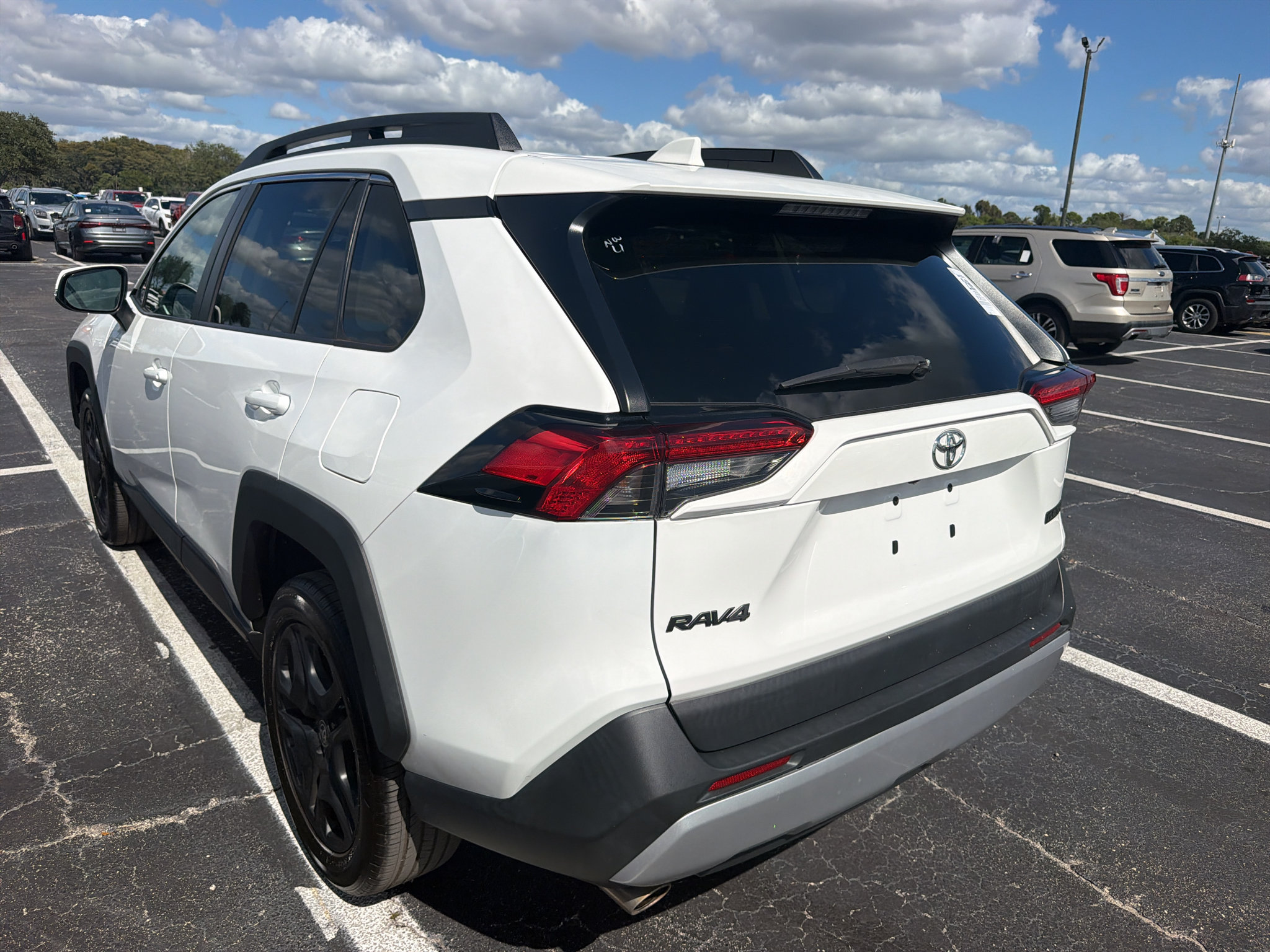 Used 2022 Toyota RAV4 Adventure AWD/4WD image 4