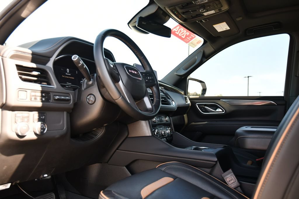 Used 2024 GMC Yukon AT4 w/ AT4 Premium Package AWD/4WD image 19