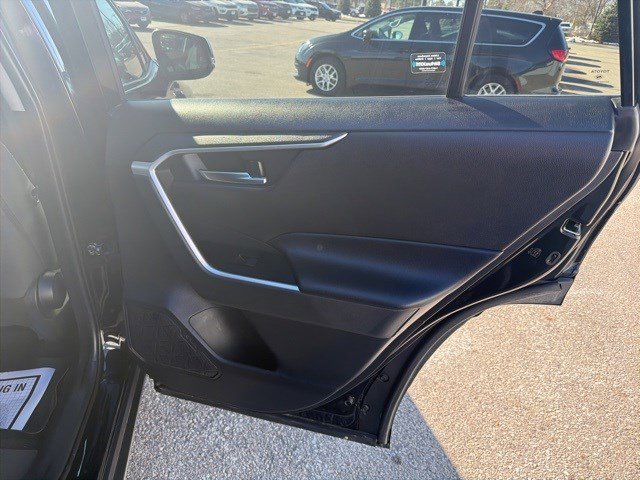 Used 2020 Toyota RAV4 XLE w/ All Weather Liner Package image 15