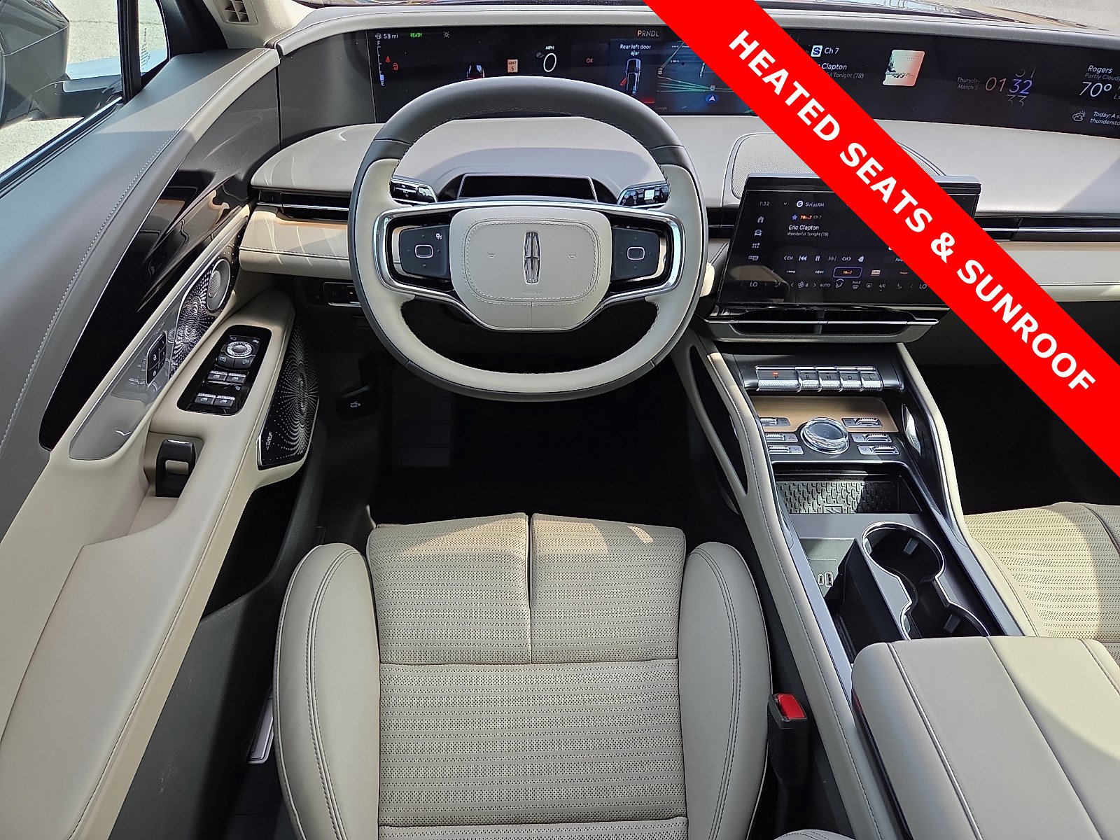 Used 2025 Lincoln Nautilus Reserve image 12