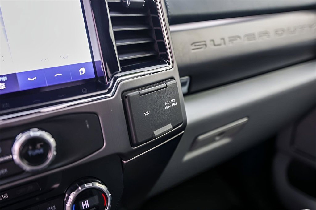 Used 2022 Ford F350 Limited image 32
