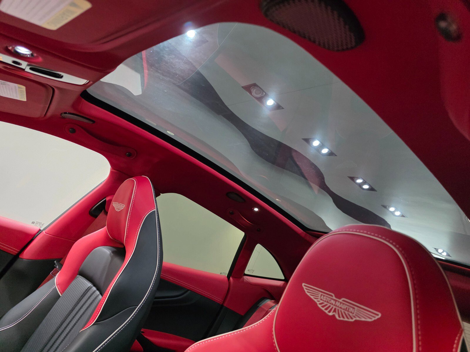 Used 2025 Aston Martin DBX 707 image 18