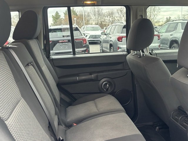 Used 2009 Jeep Commander Sport image 16
